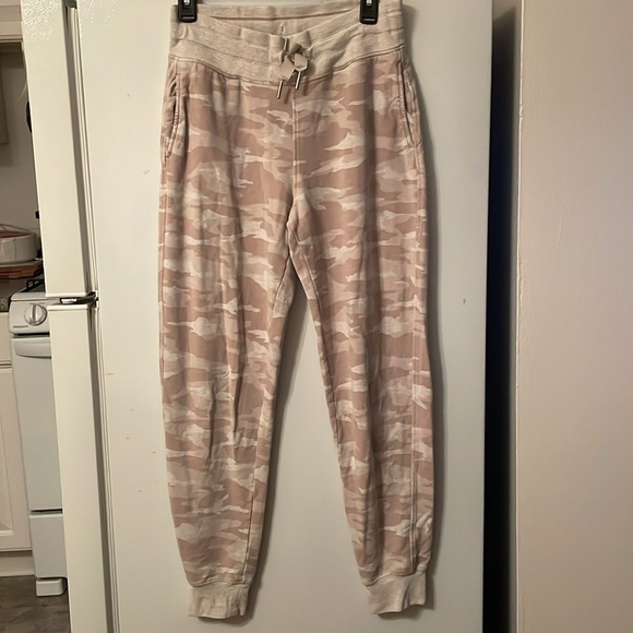 Athleta Pants - Athleta ST Balance Printed Jogger